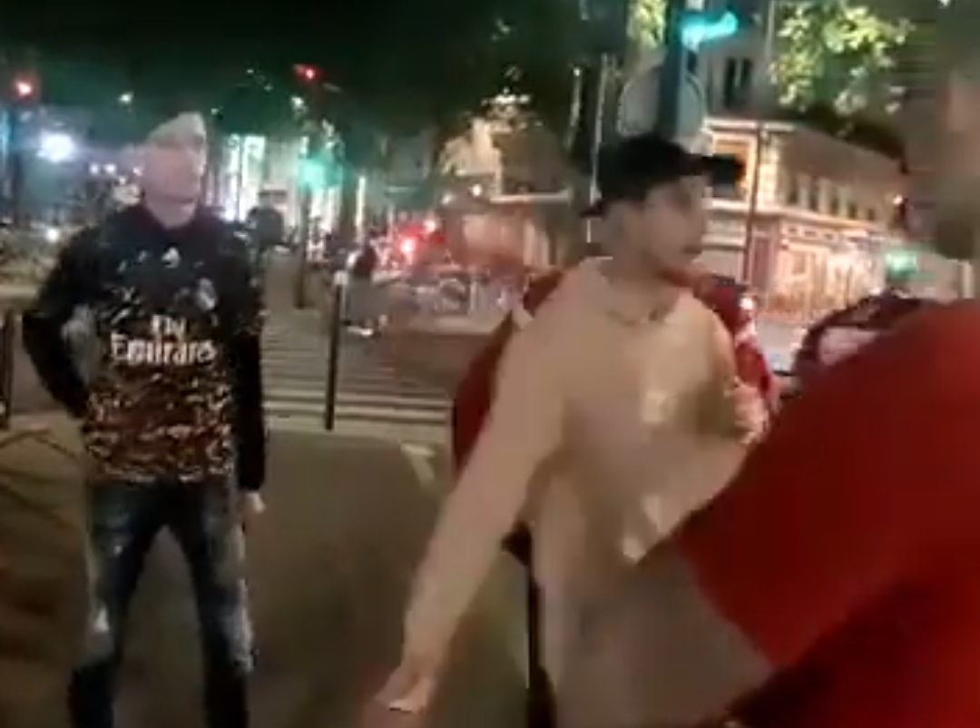VIDEO – Un banlieusard Parisien provoque un supporter de Liverpool et se prend une énorme droite
