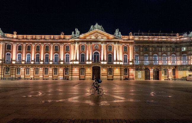 Toulouse : Un couple victime d’une violente agression homophobe sur la place du Capitole