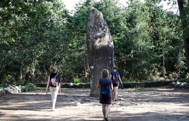 Finistère : Quatre personnes blessées lors de la levée d’un menhir de 30 tonnes