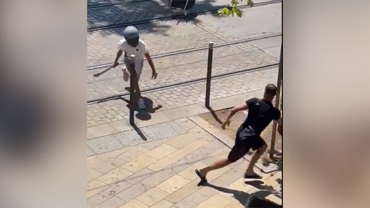 ALERTE – VIDEO CHOC : Attaque à la machette en pleine rue, à Montpellier !