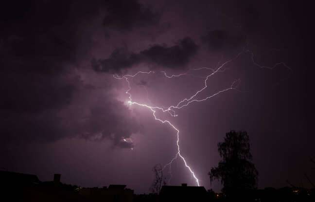Hérault : Touchées par la foudre, 100 tonnes de foin sont parties en fumée cette nuit