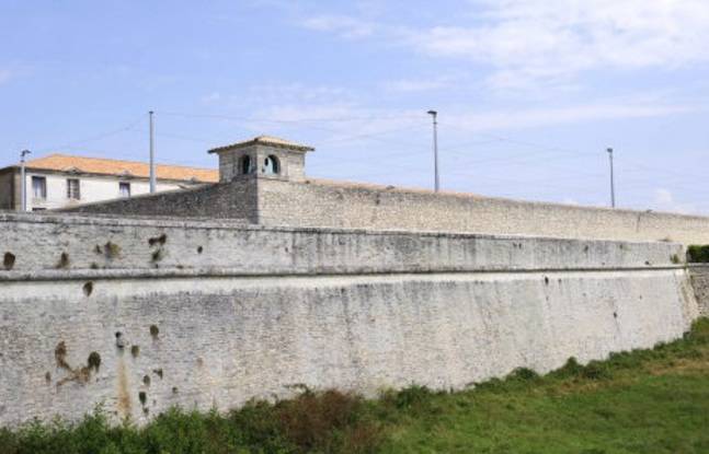Charente-Maritime : Quatre détenus blessés après une bagarre générale à la prison de Saint-Martin-de-Ré
