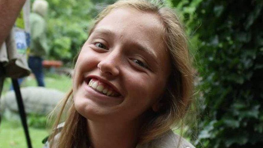 Une jeune femme de 23 ans décède tragiquement dans un terrible accident de la route