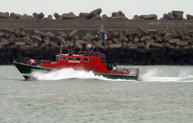 Finistère : Une vedette en difficulté récupérée, quatre personnes et deux chiens ramenés à terre