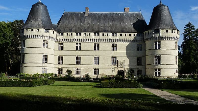 Indre-et-Loire: le plancher d’un château s’effondre en plein tournage, 3 blessés