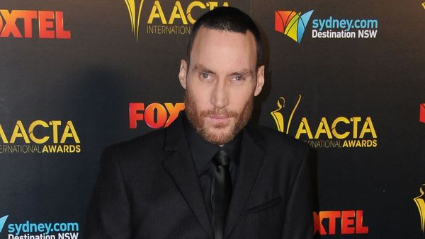 Callan Mulvey, Lara Cox… Avec qui les acteurs de la première version de Hartley, coeurs à vif sont-ils en couple ?