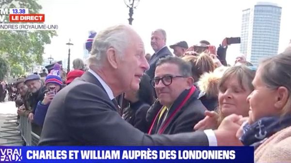 Charles III et William complices : le roi et son fils surprennent la file d’attente de Westminster