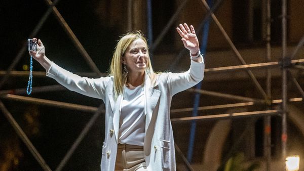 Giorgia Meloni méconnaissable : cette vidéo surprenante de la future cheffe du gouvernement italien à 19 ans