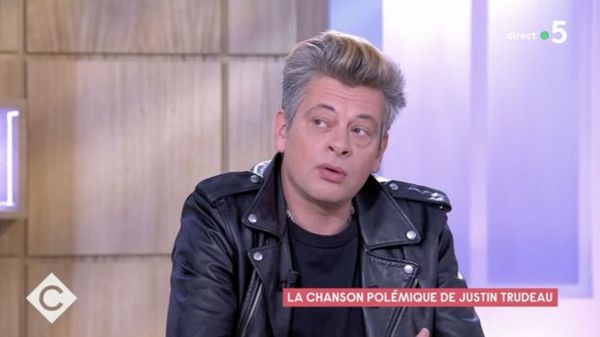 “Je le trouve gênant, il a fait des blackface” : ce célèbre politicien taclé par Benjamin Biolay