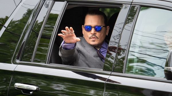 Johnny Depp amoureux ? L’acteur serait en couple avec son ancienne avocate