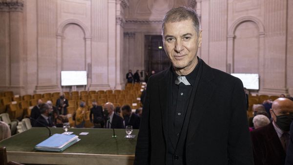 "Jusqu’au jour où je vais clamser" : Etienne Daho cash sur sa vie amoureuse