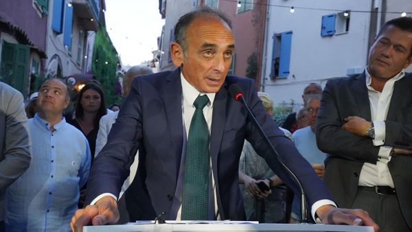 "Le curé au bordel…" : Eric Zemmour cash sur l’affaire Quatennens