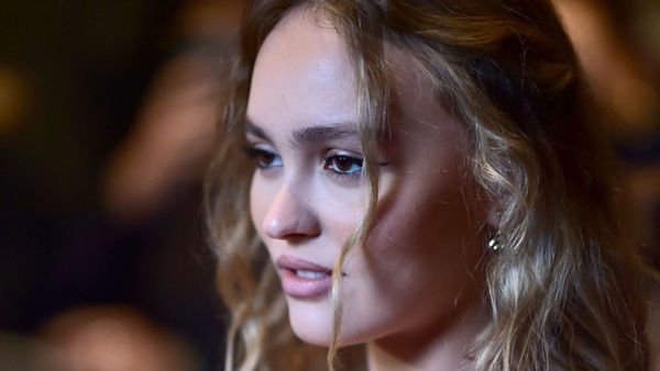 Lily-Rose Depp en couple : elle dévoile une rare photo de son compagnon sur Instagram