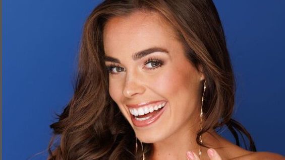 Miss France 2023 : qui est Esther Coutin, la sublime Miss Rhône-Alpes ?