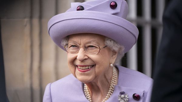 Mort d’Elizabeth II : qui va hériter de son impressionnant dressing ?
