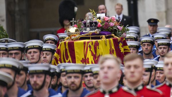 Obsèques d’Elizabeth II : Grimaldi, Bourbon, Macron, Biden, Trudeau… ces couples puissants repérés