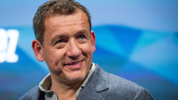 "Parfois même par les profs…" : les confessions édifiantes de Dany Boon sur son fils Noé