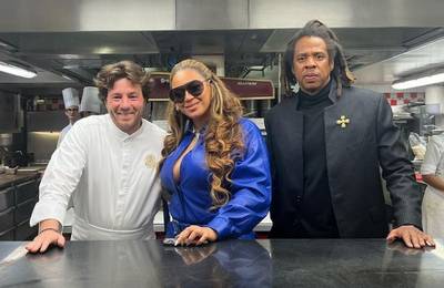 Jean Imbert reçoit Beyoncé et Jay-Z dans sa cuisine: un détail sur la photo amuse les internautes