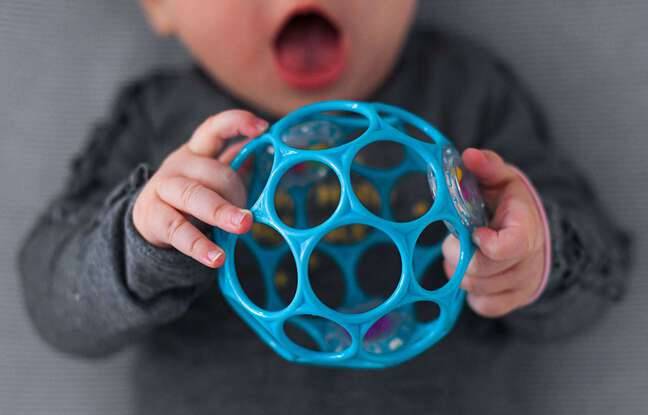 Nice : Deux bébés retrouvés abandonnés entre deux voitures