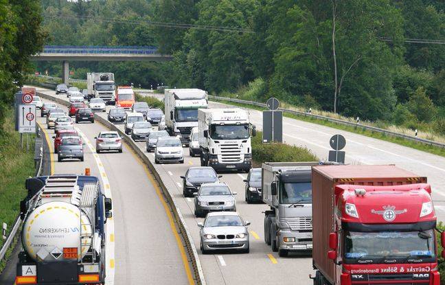 Doubs : Un routier roule 3 km à contresens sur l’autoroute et abîme sept glissières de sécurité