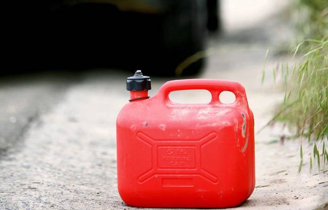 Marmande : Au lieu de faire la queue à la pompe, ils siphonnent 720 litres d’essence mais tombent sur un os