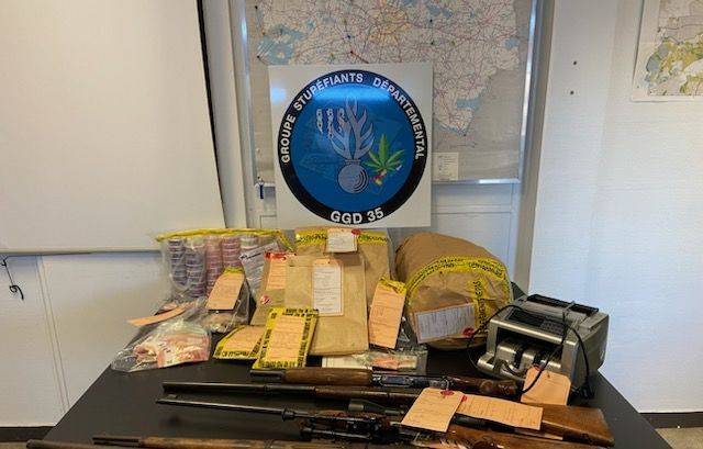Ille-et-Vilaine : 25 kilos de kétamine, 100.000 euros en liquide et des armes saisis
