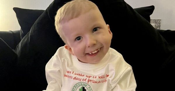 À 5 ans il souffre d’un syndrome si rare que la pluie pourrait le tuer