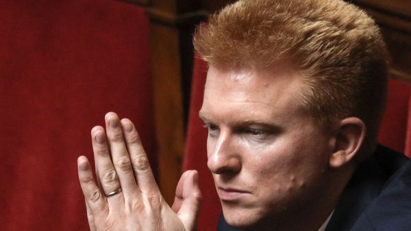 Adrien Quatennens : après ses deux mains courantes, sa femme a porté plainte contre lui