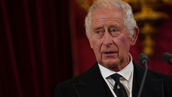 Charles III met fin à une tradition millénaire qui va affecter tous les Britanniques