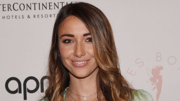 Delphine Wespiser : âge, couple, Roger, TPMP, Fort Boyard, Instagram, Miss France, Picuki… Tout savoir