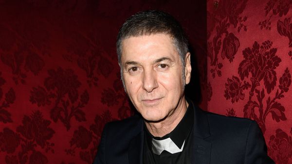Etienne Daho : pourquoi il a quitté l’enterrement de son père en pleine cérémonie