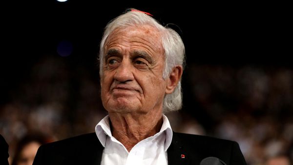  &quot;Il était surexcité&quot; : ce jour où Jean-Paul Belmondo a cogné Johnny Hallyday en pleine rue, le laissant dans un sale état