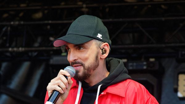 &quot;Je lui mets une droite&quot; : la mise au point ulcérée de Christophe Willem sur sa vie sexuelle