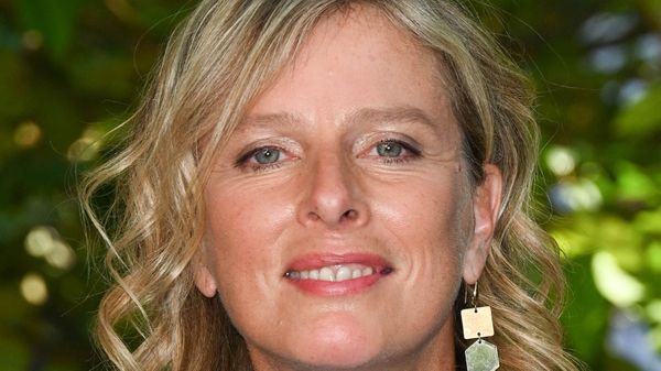 Karin Viard et Manuel Herrero mariés : leur très (très) étonnante tenue pour la cérémonie religieuse