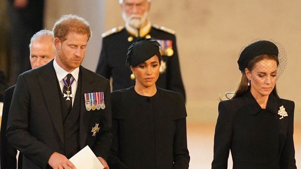 Kate Middleton : la princesse prête à faire la paix avec Meghan Markle ?