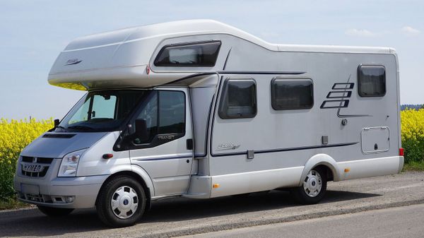 Leur maison squattée, un couple de retraités contraints de vivre dans leur camping-car