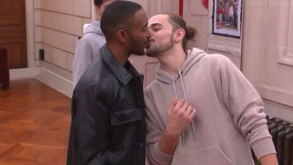 Star Academy : ces petits bisous en catimini de Julien et Chris repérés dans le château