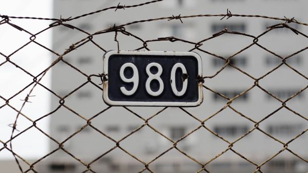 TEMOIGNAGE. “Mon père tueur en série m’envoie des courriers immondes sur ma vie privée depuis sa prison”