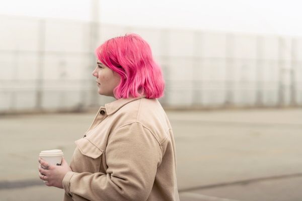 TÉMOIGNAGE On m’a refusé l’accès à une attraction à cause de ma poitrine volumineuse