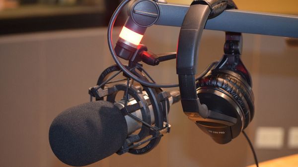 Un animateur radio débute son émission sans se douter qu’il va mourir en direct