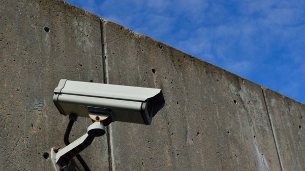 Une octogénaire meurt lors d’un cambriolage, ses voisins tombent des nues en découvrant les images de vidéosurveillance