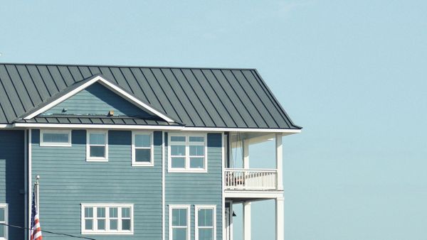 Yvelines : un couple achète une maison et découvre l’horreur dans le cabanon au fond du jardin
