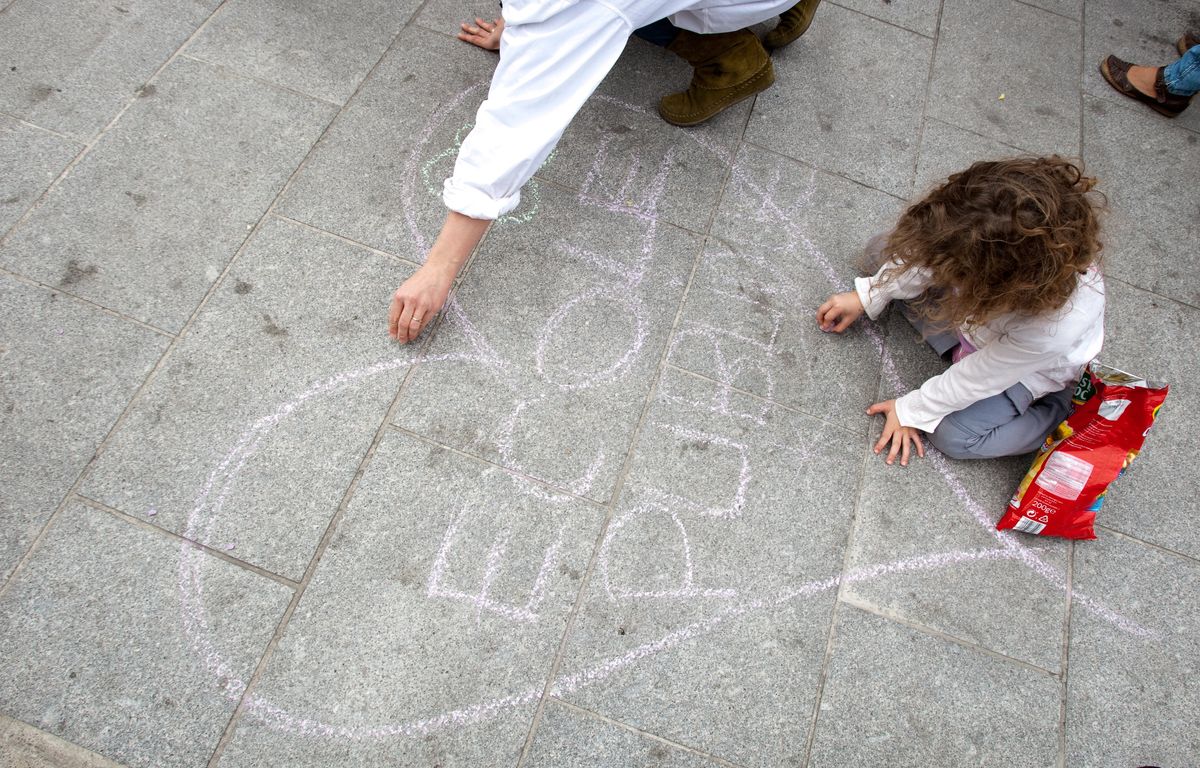 Marseille : Des parents d’élèves bloquent l’école de leurs enfants