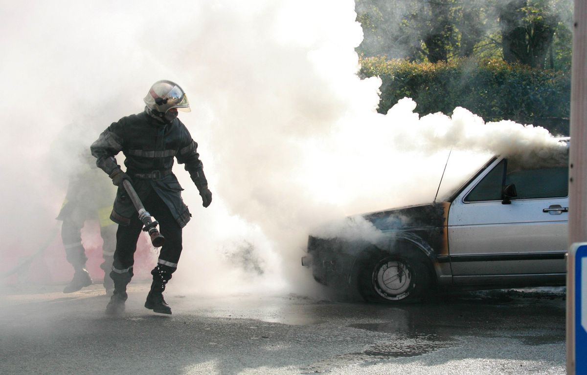 Toulouse : Six véhicules partent en fumée dans un parking cette nuit, une cinquantaine de personnes évacuées