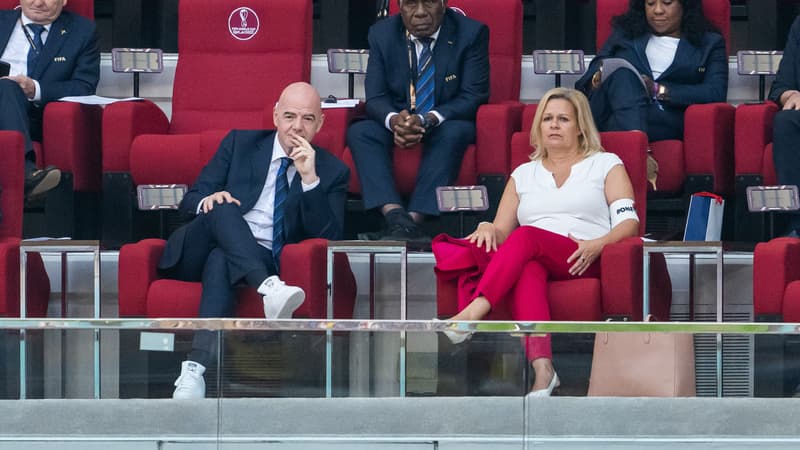 Coupe du monde 2022: une photo d’Infantino avec le brassard “One Love” relance la polémique