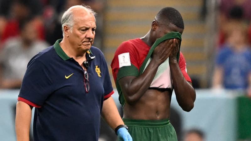 Portugal-Uruguay: les larmes du Parisien Nuno Mendes après sa sortie sur blessure