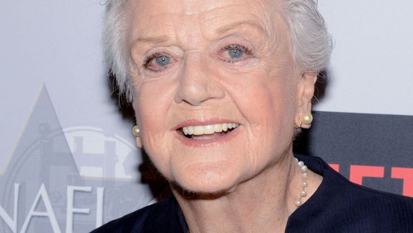 Angela Lansbury : comment l’actrice avait sorti sa fille des griffes de Charles Manson