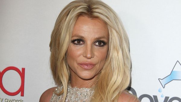 Bikini rouge, moonwalk et silhouette athlétique : à 40 ans, Britney Spears est au top !