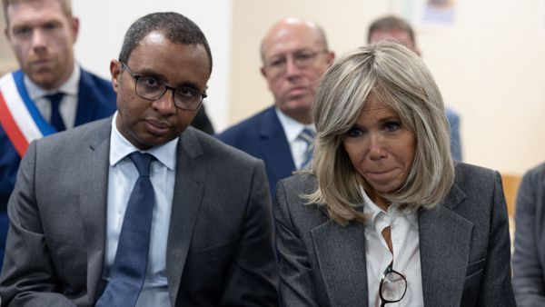 Brigitte Macron chic et sobre : cet accessoire rarement porté qui a fait mouche pour sa dernière sortie