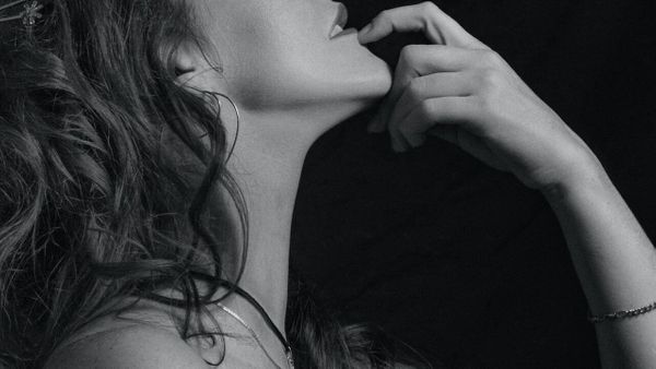 Couples : qu’est-ce-que l’angling, cette méthode féminine pour atteindre le septième ciel ?